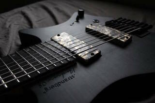 Standberg 8 string soapbar Bare Knuckle
