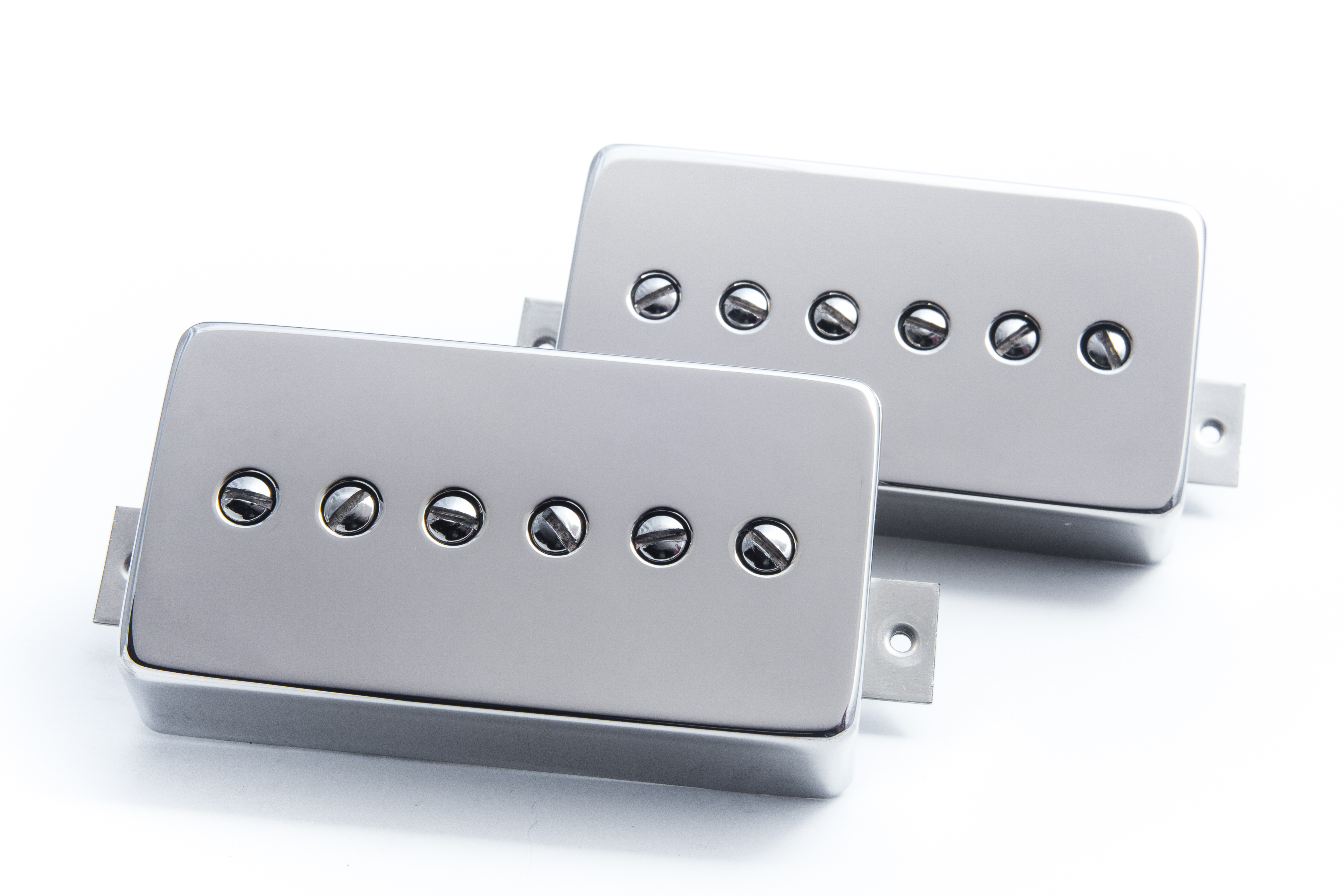 The Mississippi Queen is a true P90 single coil mounted onto a humbucker  chassis. It was our first humbucker-size P90 and has become the benchmark  for all HSP90 tone. The Mississippi Queen